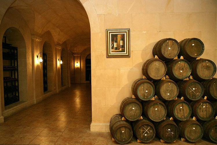 室內(nèi)泳池太潮濕？普通的除濕機(jī)難以“勝任”除濕工作！