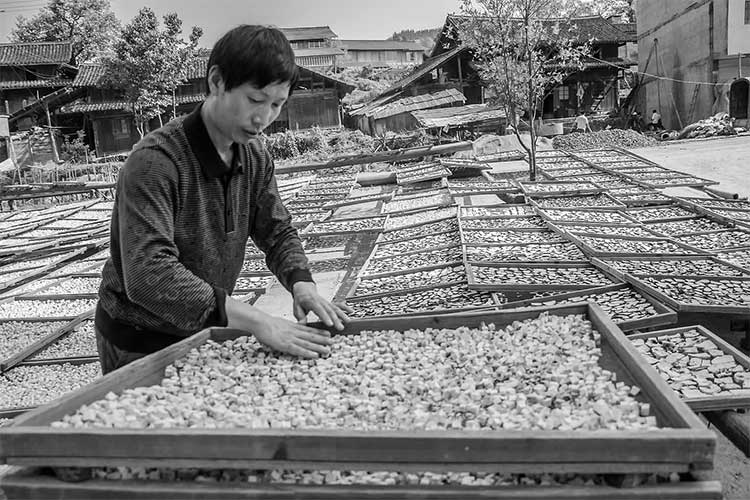 濕度控制除濕設(shè)備生產(chǎn)工藝